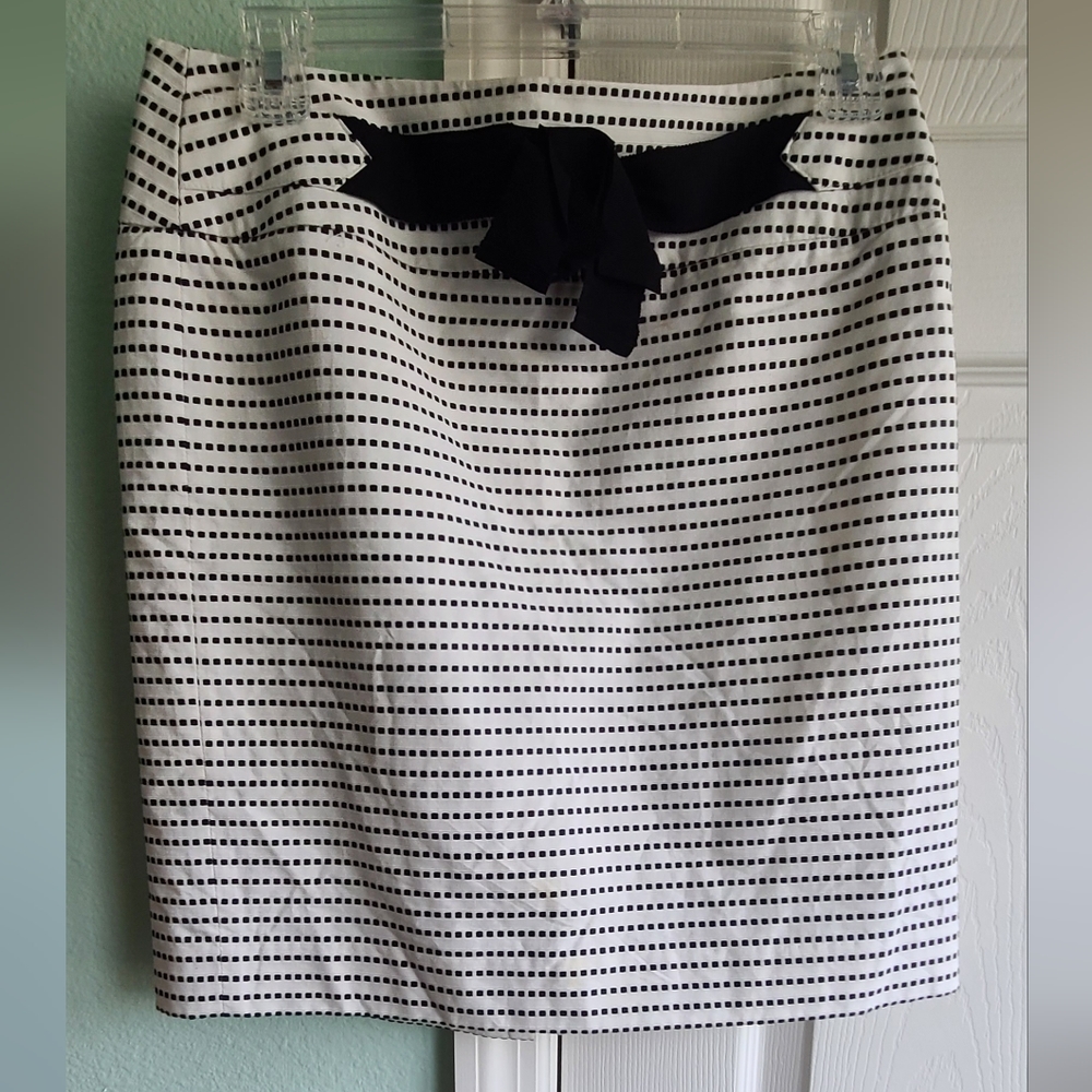 Loft Black/White Skirt size 2P